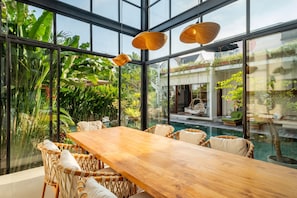 Villa, 3 Bedrooms | Dining room