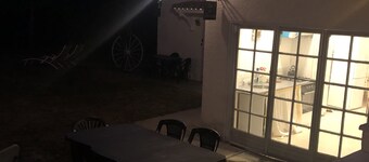 Gite des Tournesols Sleeps 4 with Garden