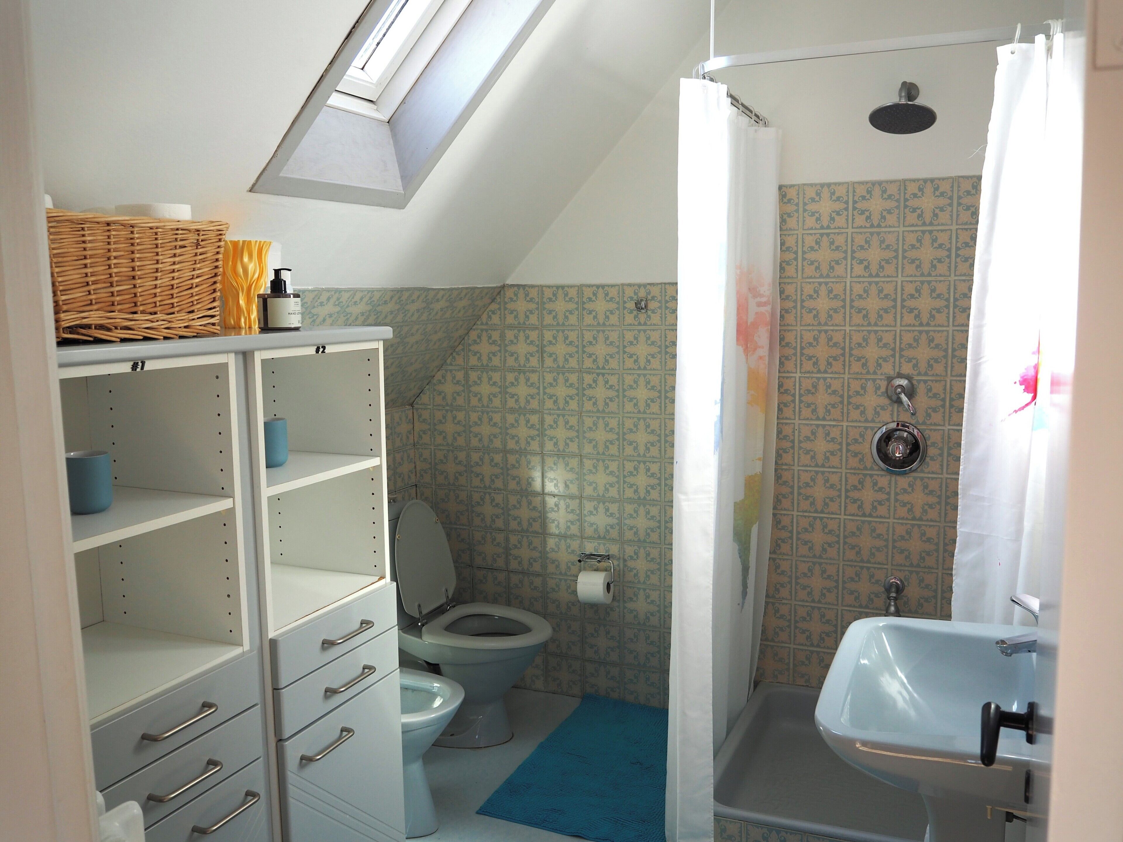 Douche, serviettes fournies