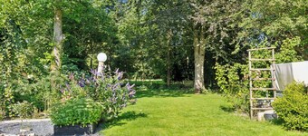 Lovely Town Apartment - Sleeps 5, Parking & Garden