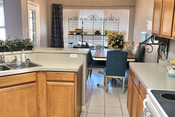 Frigorífic, microones, forn i placa de cuina