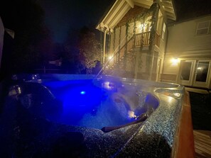 مغطس سبا خارجي