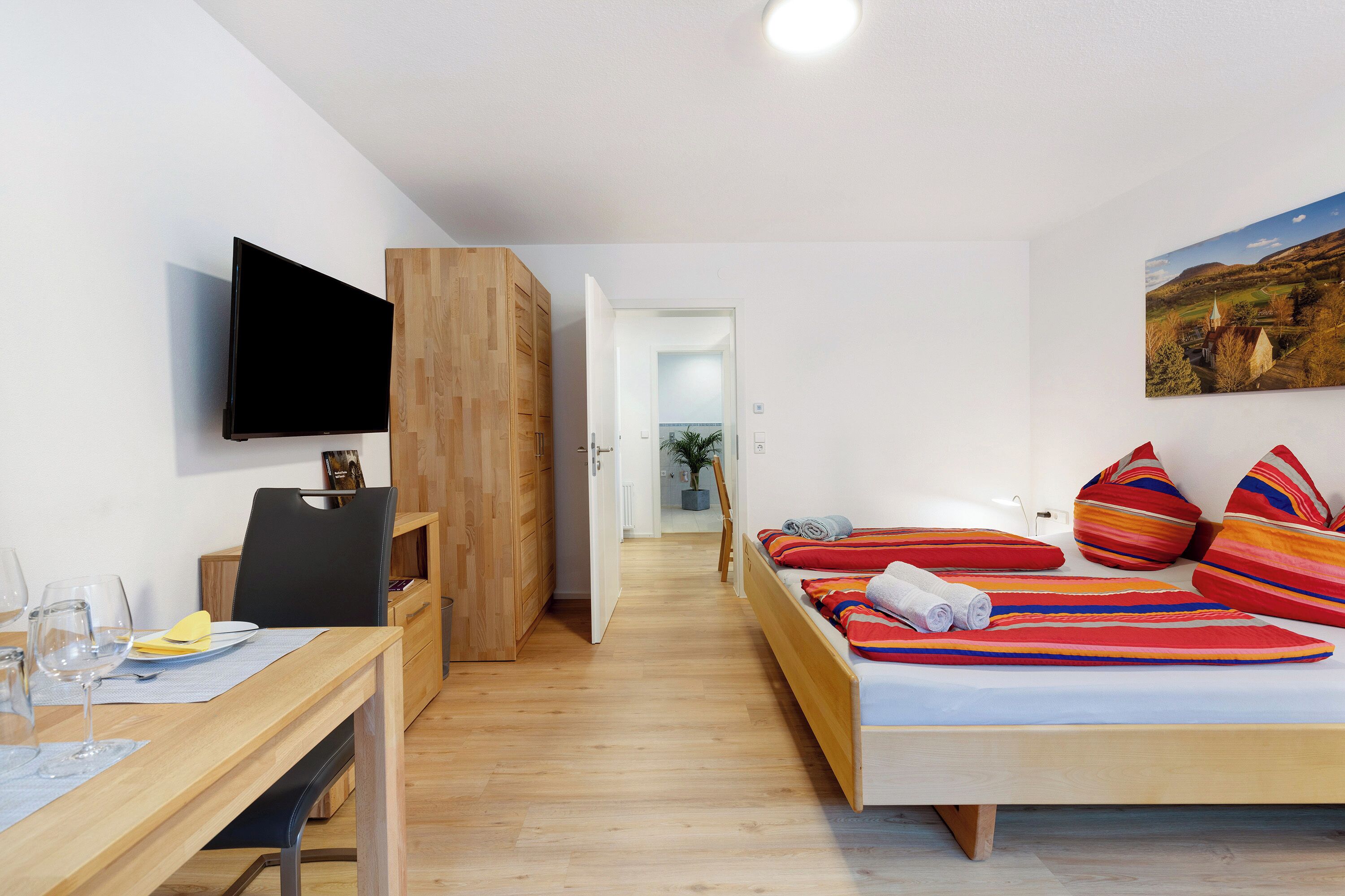 1 dormitorio, tabla de planchar con plancha, wifi gratis y ropa de cama