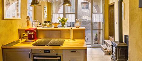 Réfrigérateur, four, plaque de cuisson, lave-vaisselle