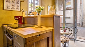 Kühlschrank, Ofen, Herdplatte, Geschirrspüler