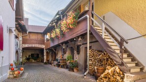 Exterior - Apartment 'Ferienwohnung Tenne' with Shared Garden and Wi-Fi (Vogtsburg)