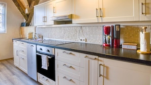 Kühlschrank, Ofen, Herdplatte, Geschirrspüler