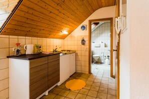 Fridge, stovetop, coffee/tea maker, electric kettle - Apartment 'Gala' with Shared Garden and Wi-Fi (Stockach)