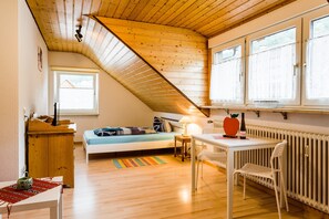 1 makuuhuone, silitysrauta/-lauta, ilmainen Wi-Fi, vuodevaatteet