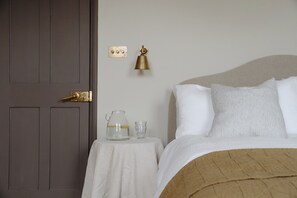 3 chambres, fer et planche à repasser, Wi-Fi, draps fournis