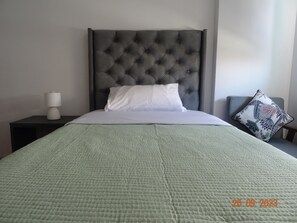 4 soverom, skrivebord, strykejern/-brett og wi-fi (inkludert)