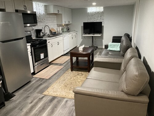 The Paradise @ 48th Street.