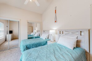 3 habitaciones, tabla de planchar con plancha, wifi y ropa de cama 