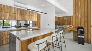 Fridge, stovetop, cookware/dishes/utensils, freezer - Villa Finity B by Hombali (Canggu)