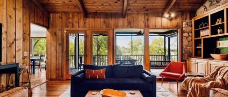 TV, fireplace, offices