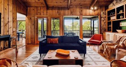 Chic Lakefront Home|6 bdrm/4bath & Private Dock!