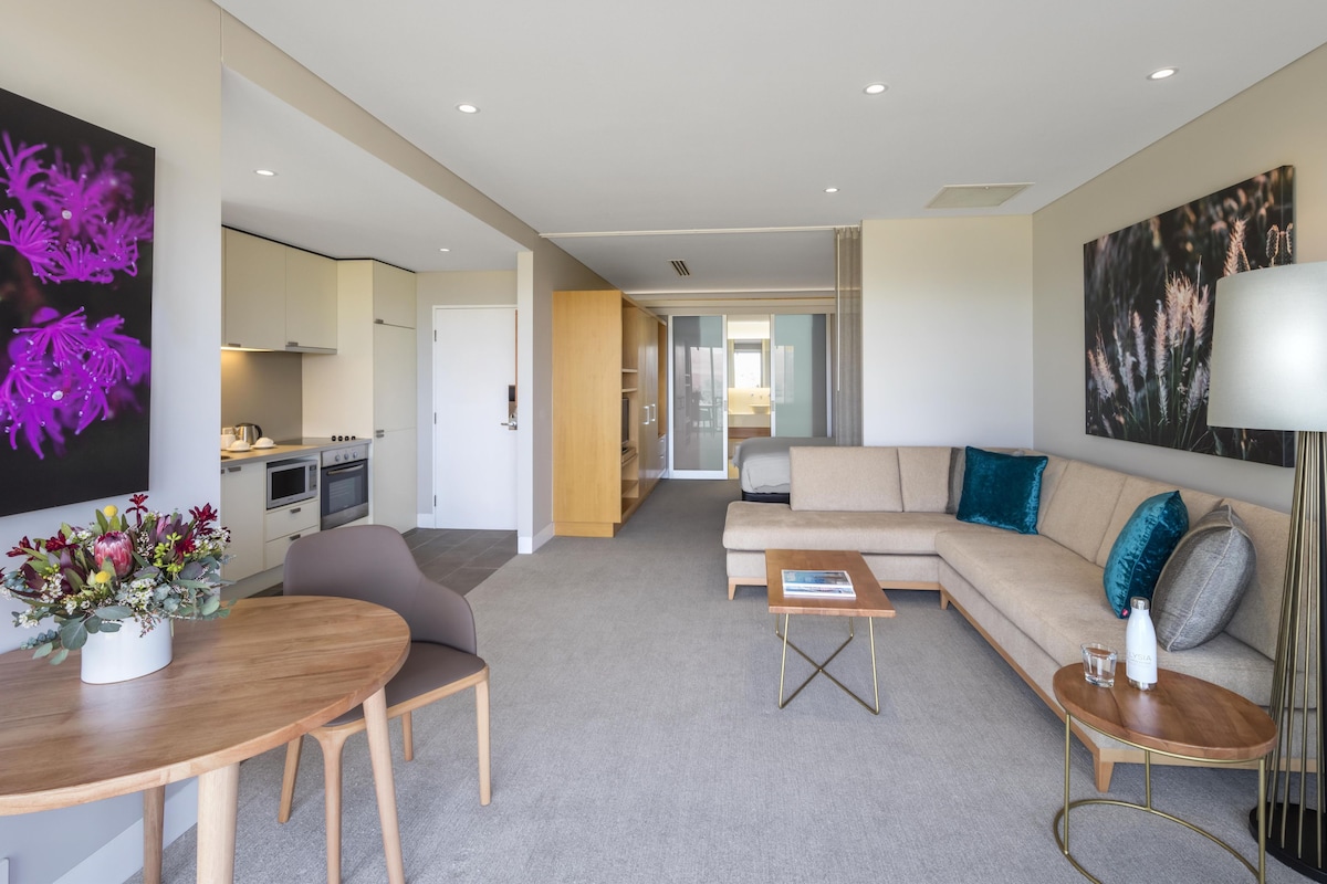 1 Bedroom Valley View Suite - Taste of Elysia Package - Spa Credit, Wellness Class | Desk, iron/ironing board, bed sheets