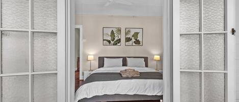 1 bedroom, iron/ironing board, travel cot, WiFi