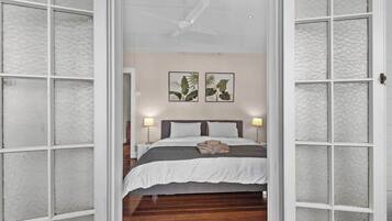 1 bedroom, iron/ironing board, travel cot, WiFi