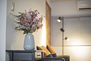 Interior detail - Tabitime Sumiyoshi Taisha Shrine (Osaka)