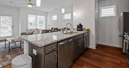 Charming Duplex Retreat in Old Town Manchester, VA