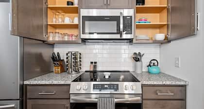 Charming Duplex Retreat in Old Town Manchester, VA