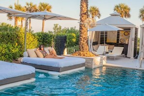 Outdoor pool - San Luis Beauty in The Beautiful San Luis Resort Pet Friendly (Galveston)