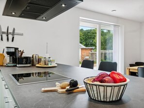 Fridge, microwave, oven, dishwasher - "Helmi" - 1km from the sea by Interhome (Rønne)