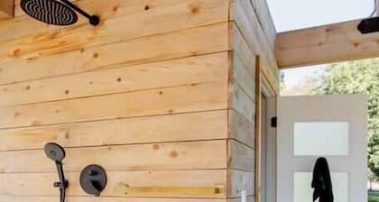 Beautiful spacious 2 bedroom guest home