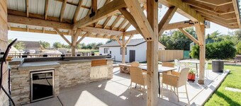 Beautiful spacious 2 bedroom guest home