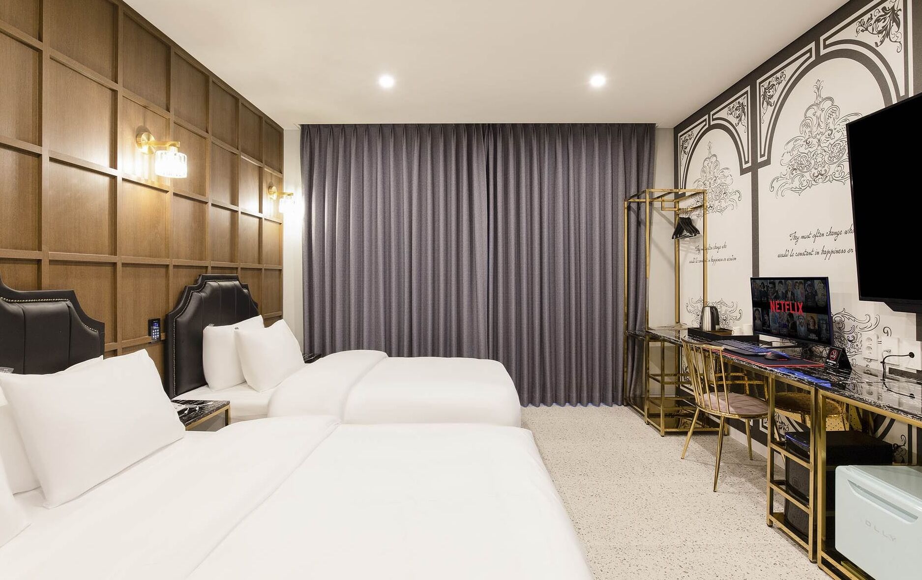 standard twin room | desk, laptop workspace, free wifi, bed sheets