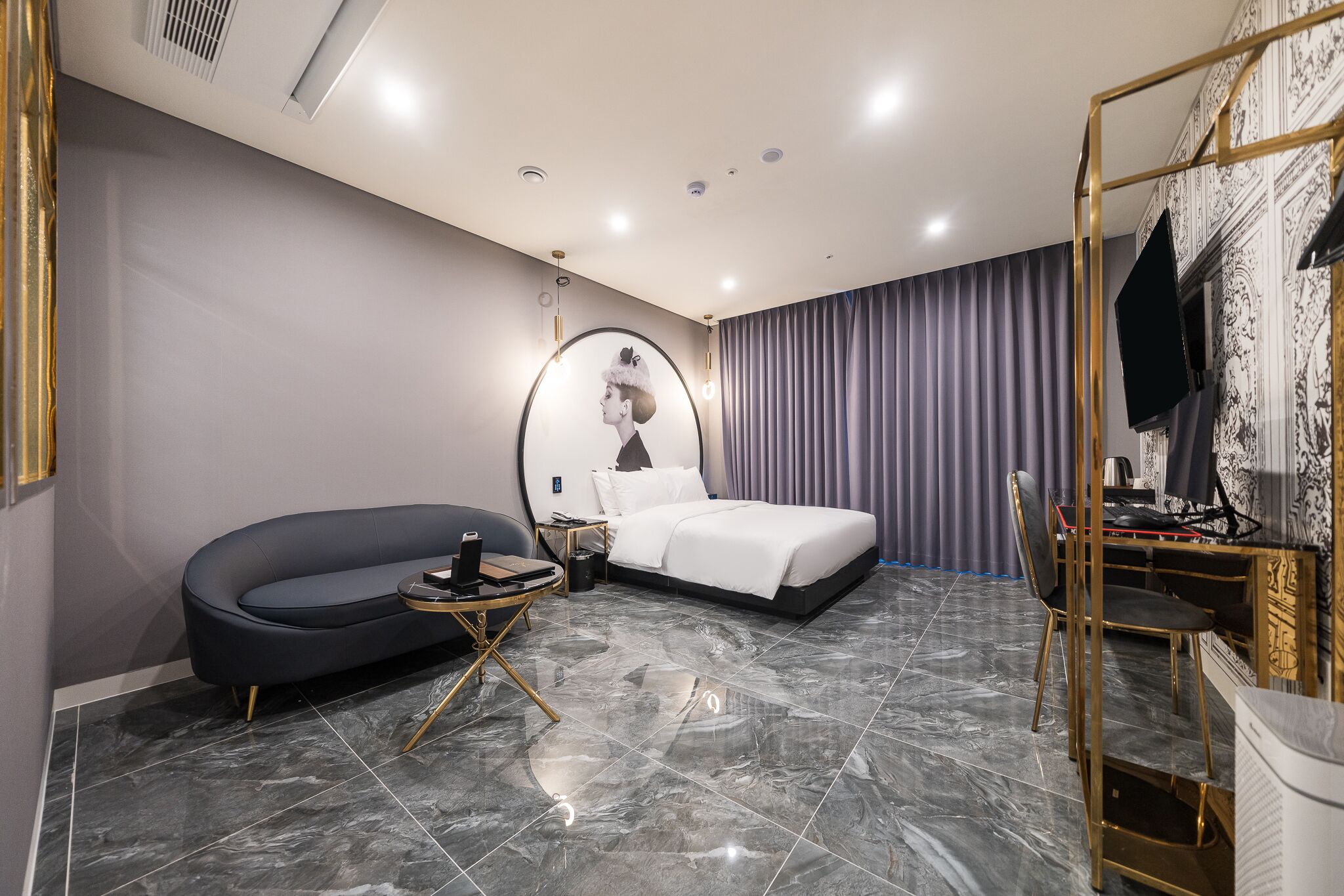 standard double room | desk, laptop workspace, free wifi, bed sheets