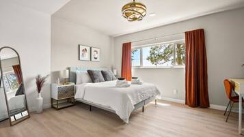 6 bedrooms, iron/ironing board, free WiFi, bed sheets