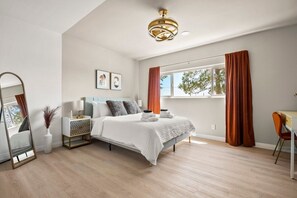 6 bedrooms, iron/ironing board, free WiFi, bed sheets