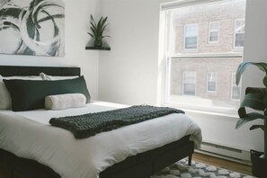 2 bedrooms, desk, iron/ironing board, free WiFi