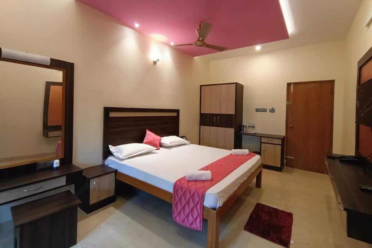 1 bedroom, soundproofing, free WiFi, bed sheets