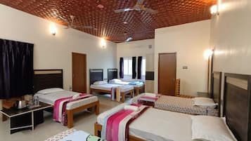 Slaapzaal, 1 slaapkamer | 1 slaapkamer, geluiddichte muren, gratis wifi, beddengoed