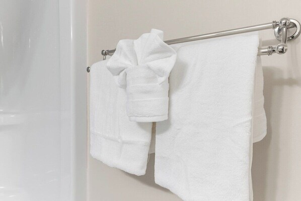 Hair dryer, towels - Modern Oceanfront Condo- 2 Large Bedrooms- 3 Pools (Myrtle Beach)