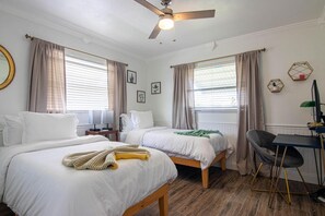 3 bedrooms, desk, free WiFi, bed sheets
