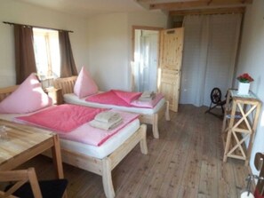 1 bedroom, WiFi, bed sheets