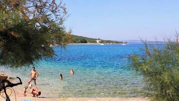 Apartment, 2 Bedrooms, Accessible, Smoking | Beach | Beach nearby