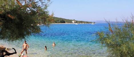 Apartment, 2 Bedrooms, Accessible, Smoking | Beach | Beach nearby