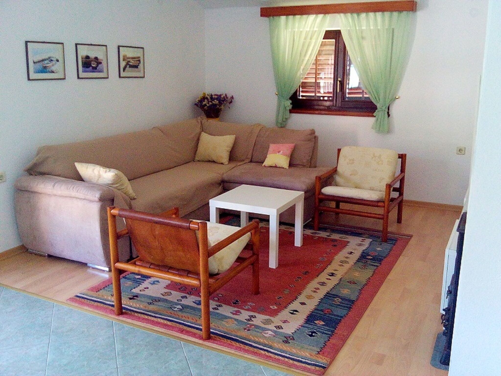 Apartment, 2 Bedrooms, Accessible, Smoking | Living room