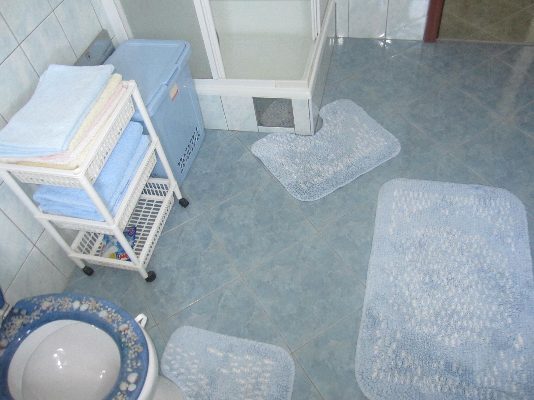 Appartement, 2 chambres, accessible aux personnes à mobilité réduite, fumeurs | Salle de bain | Papier toilette