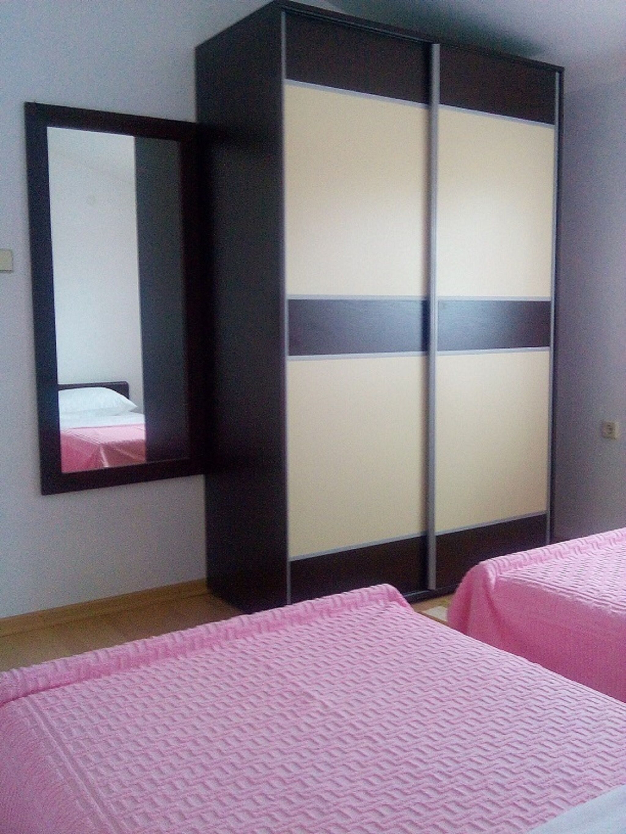 Apartment, 2 Bedrooms, Accessible, Smoking | 2 bedrooms