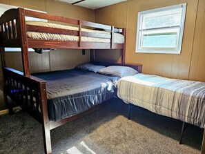 2 bedrooms, WiFi - Cozy Adventurer's Cabin in Deadwood Canyon (Deadwood)