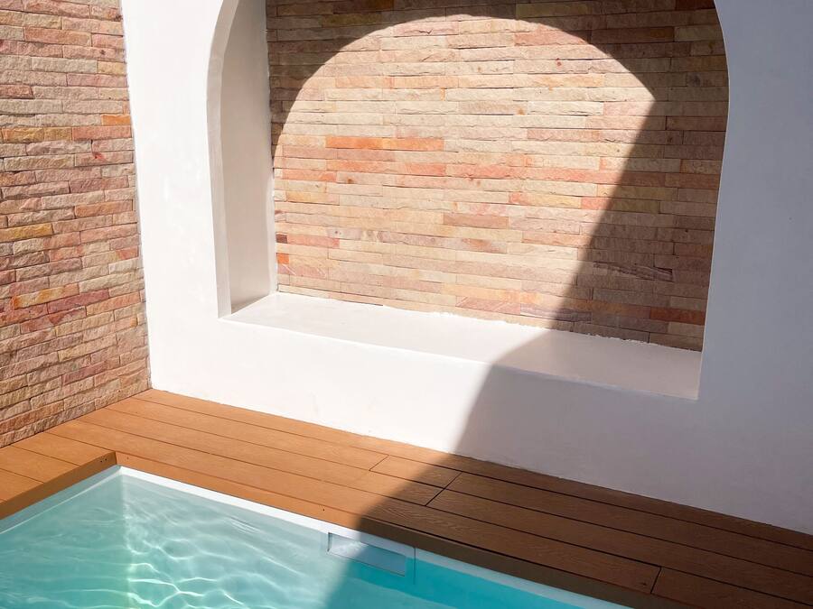 Villa | Een minibar, een kluis op de kamer, een bureau, een laptopwerkplek