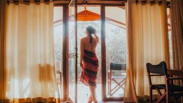 Individually decorated, individually furnished, desk, free WiFi