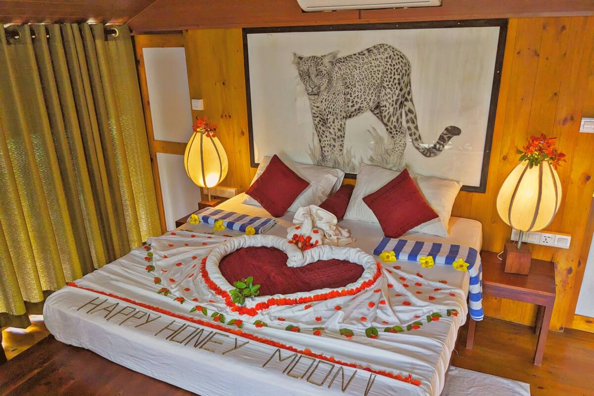 Desk, free WiFi, individually decorated, individually furnished