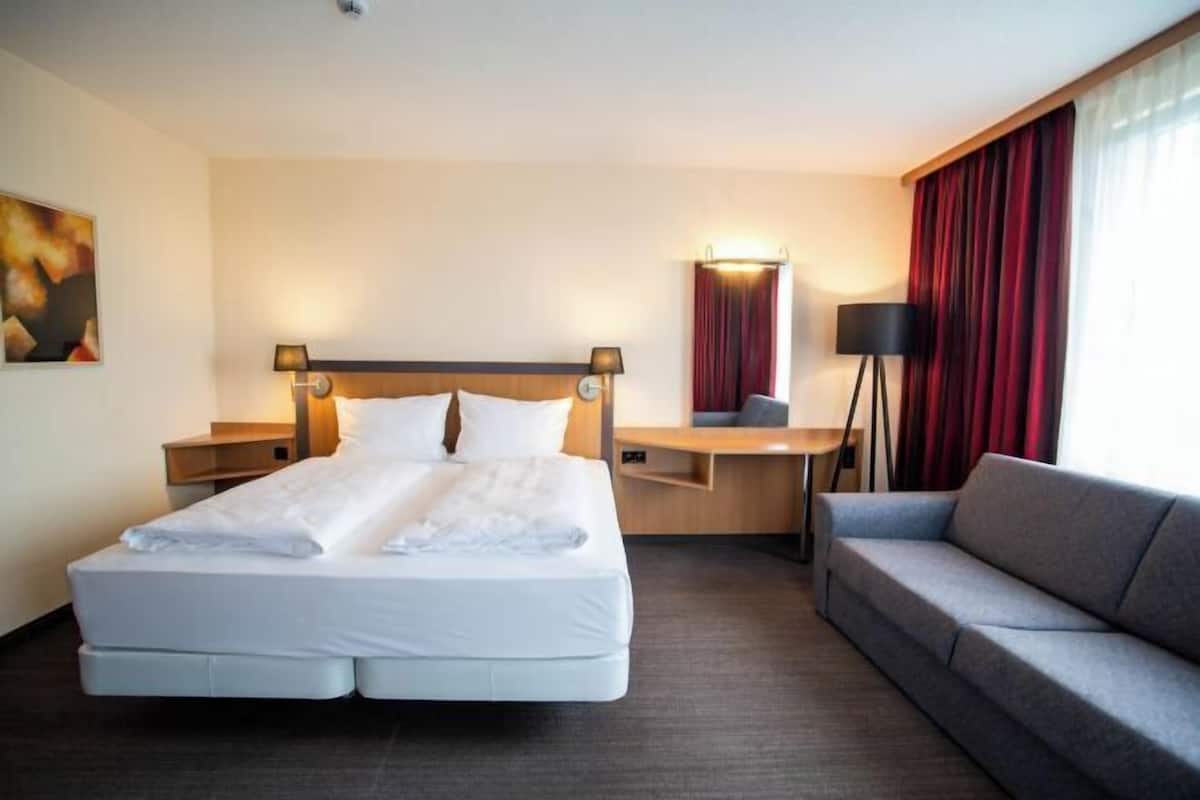 In-room safe, desk, laptop workspace, soundproofing
